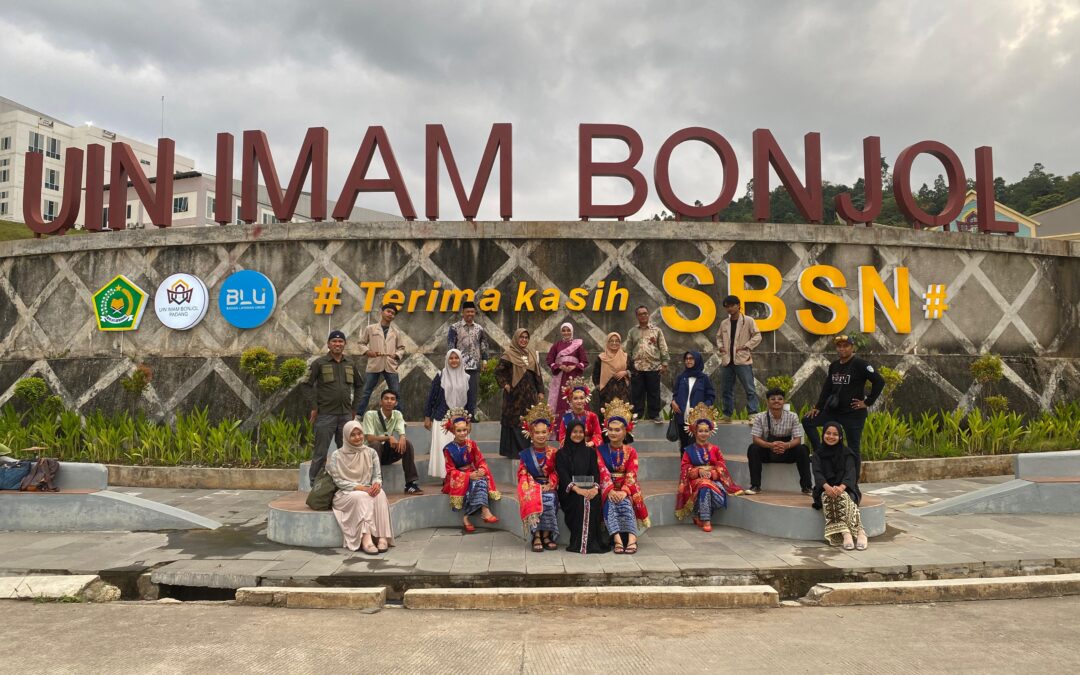 MAHASISWA/I KPI IKUT MERAMAIKAN FESTIVAL INTERNASIONAL