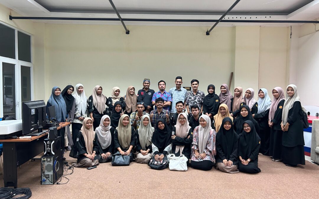 PRAKTISI GOES TO CAMPUS PRODI KPI