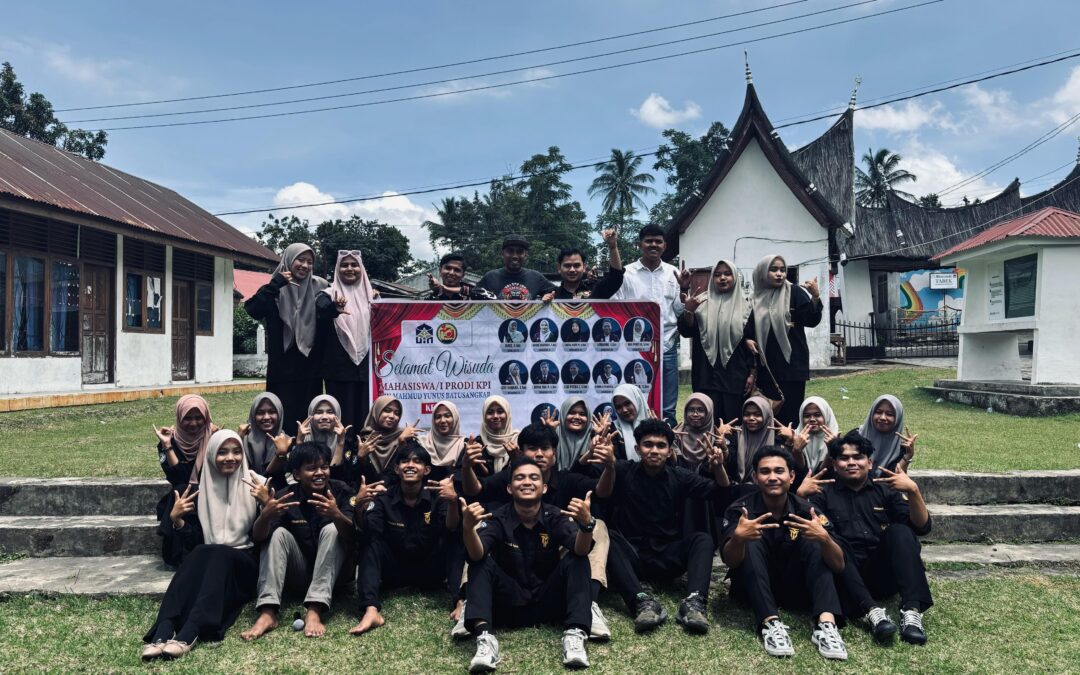 HMPS KPI UIN MAHMUD YUNUS BATUSANGKAR GELAR SYUKURAN WISUDAWAN PRODI KPI ANGKATAN KE-57